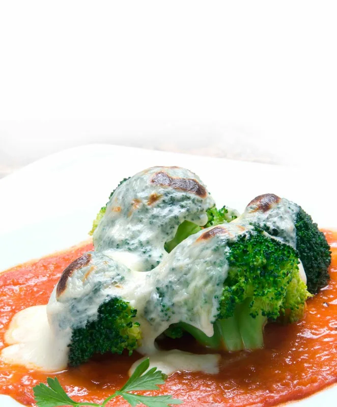 BRÓCOLI CON BECHAMEL DE QUESO