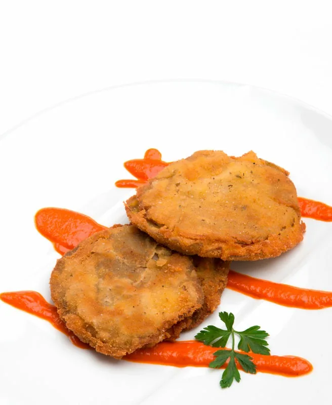 SANJACOBOS DE SETAS, JAMÓN Y QUESO CON SALSA DE PIQUILLOS