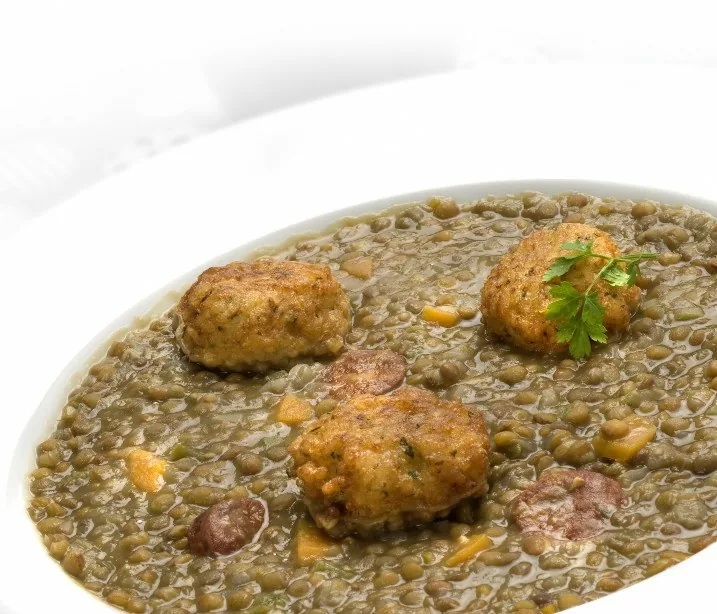 LENTEJAS CON CROQUETAS DE ARROZ