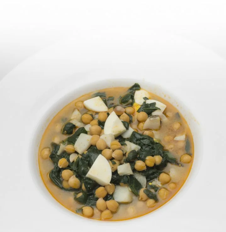 GARBANZOS CON BACALAO Y ESPINACAS