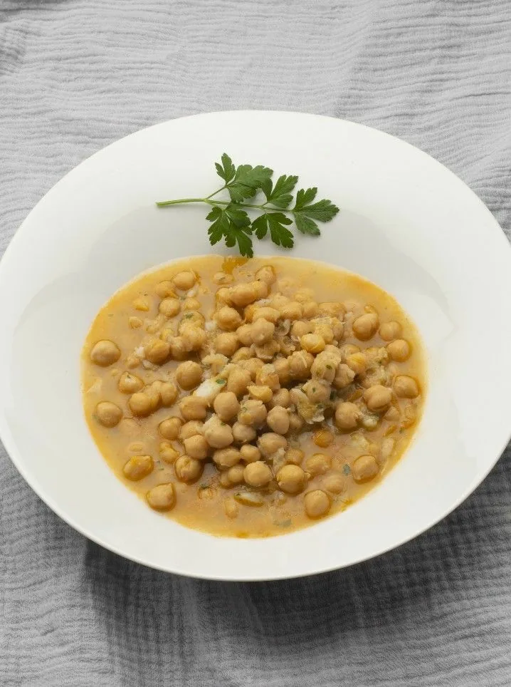 GARBANZOS CON BACALAO