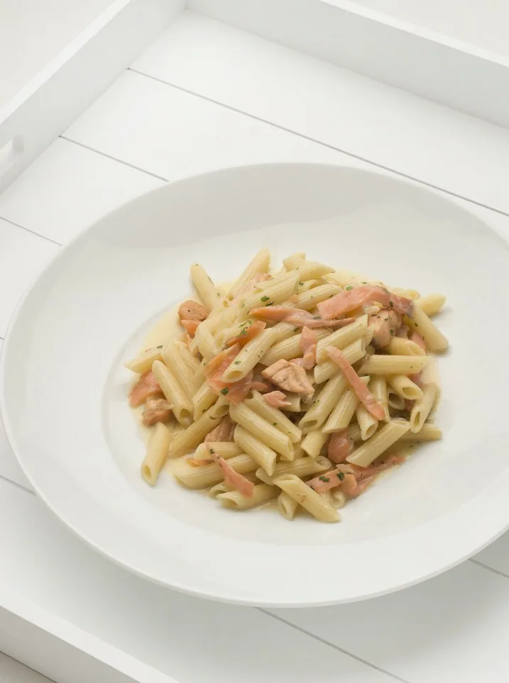 MACARRONES CON SALMÓN