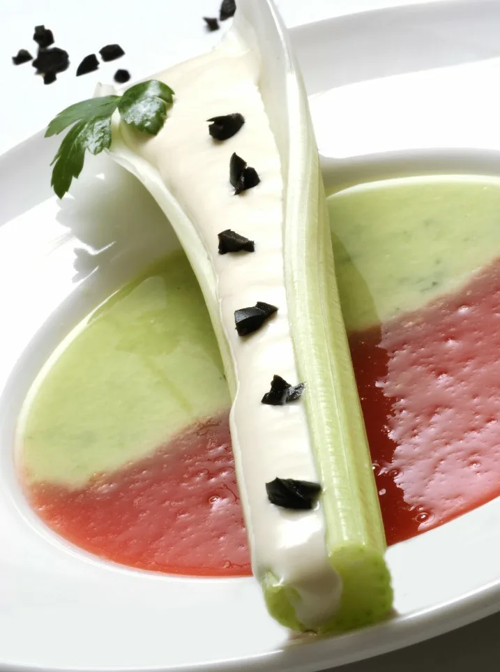 SOPA DE PEPINO Y SANDÍA CON APIO