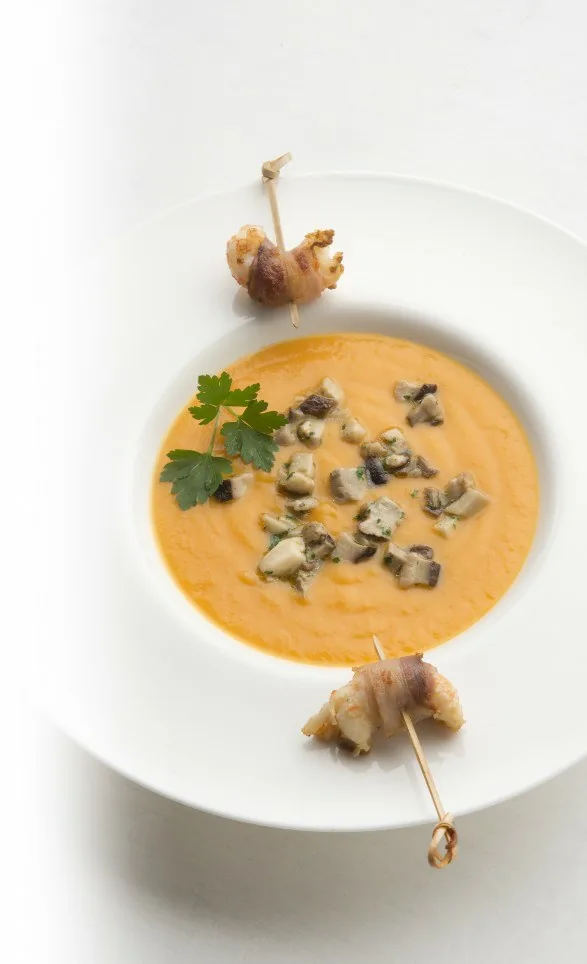 CREMA DE CALABAZA CON CIGALITAS Y BEICON
