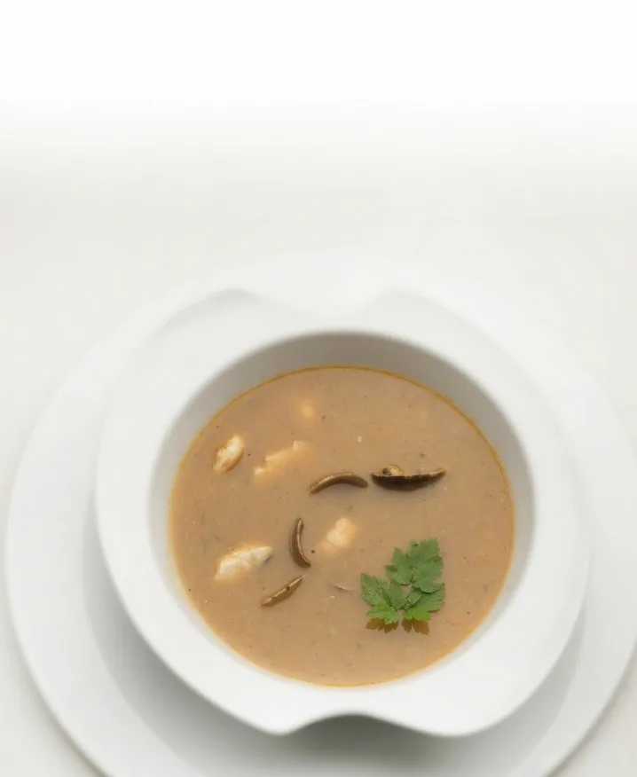 SOPA DE PERLÓN, ALMEJAS Y GAMBAS
