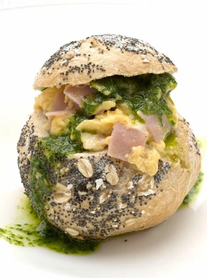 BOLLOS RELLENOS DE REVUELTO DE JAMÓN