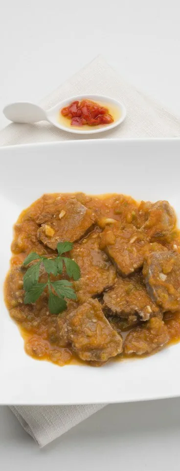 LENGUA DE CERDO EN SALSA DE TOMATE