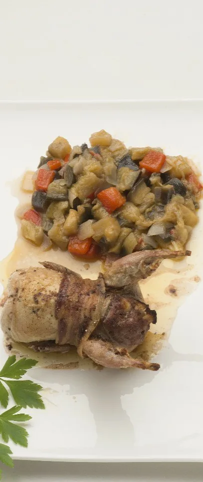 CODORNICES RELLENAS CON PISTO DE BERENJENA