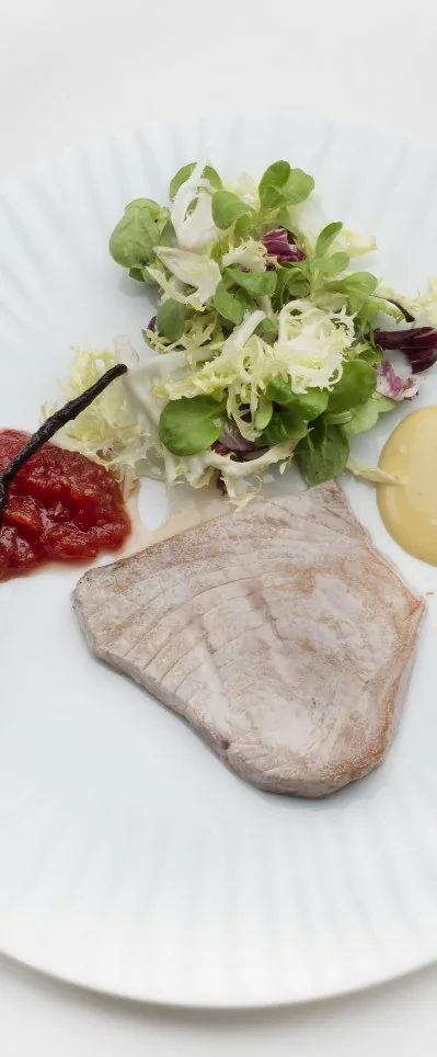 ATÚN CON MERMELADA DE TOMATE